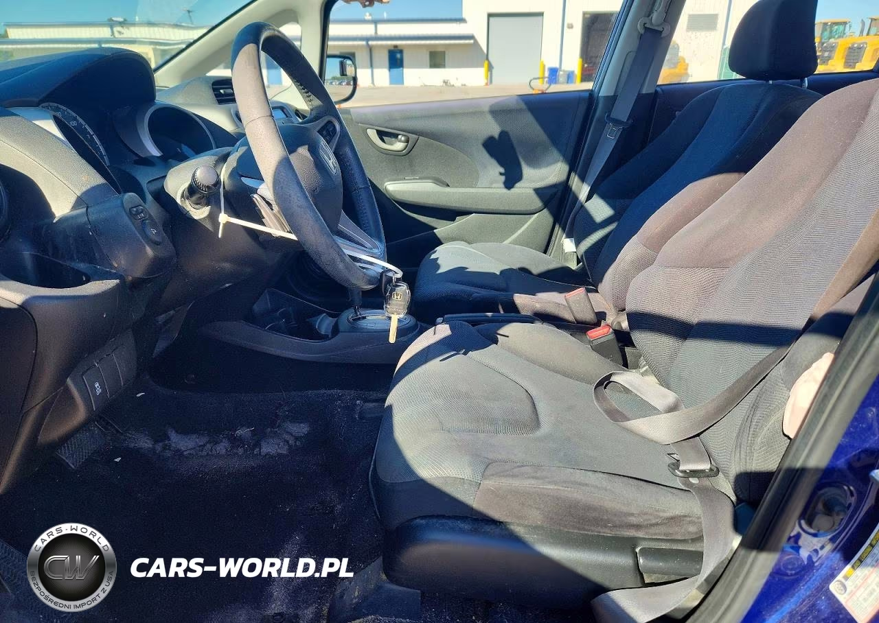 2011 Honda Fit Sport VIN:JHMGE8H56BC019621 - 7