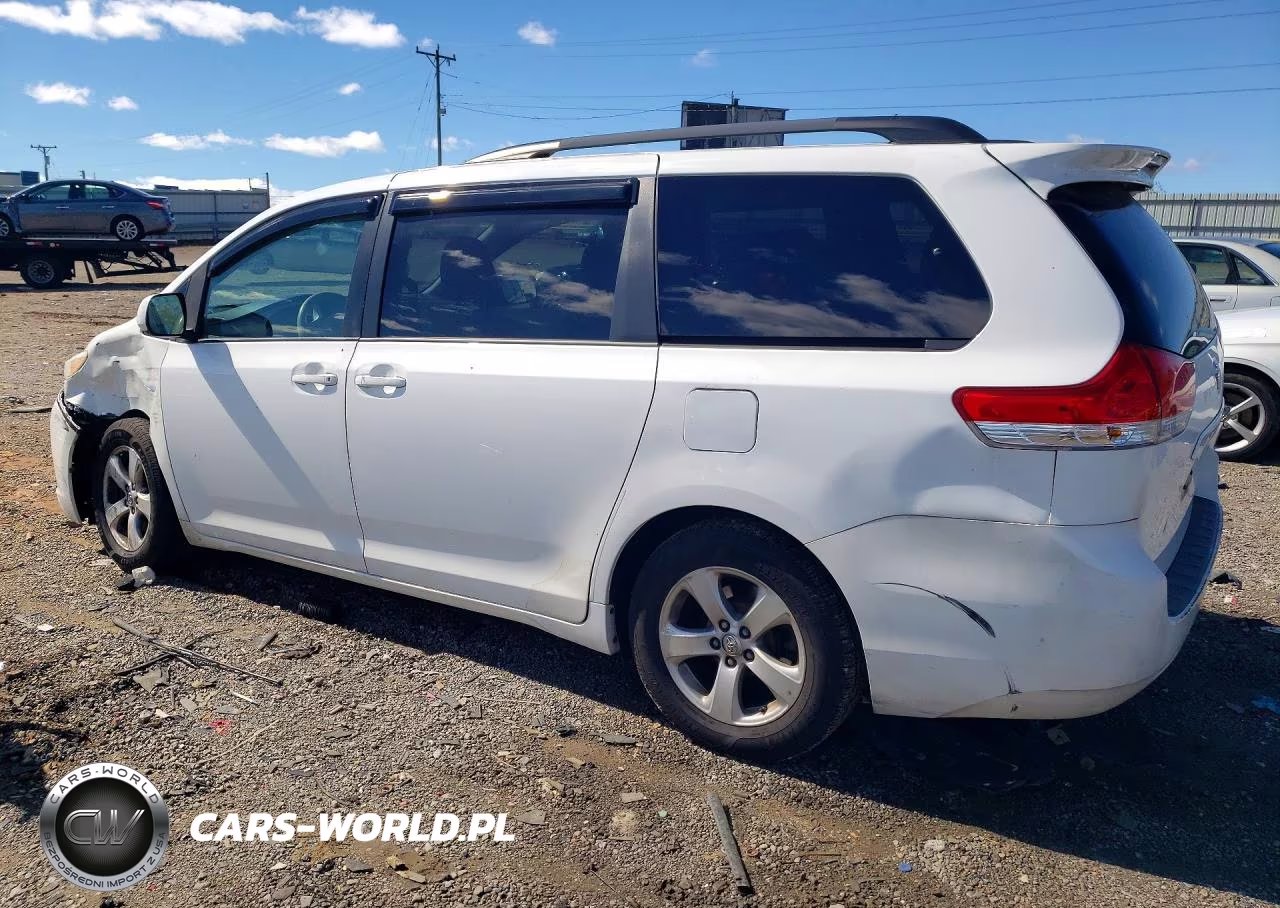 2014 Toyota Sienna Le VIN:5TDKK3DC7ES464190 - 2