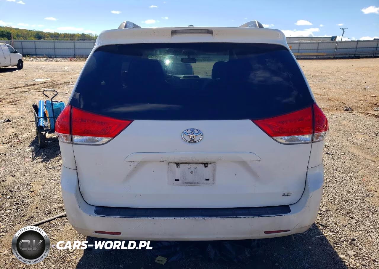 2014 Toyota Sienna Le VIN:5TDKK3DC7ES464190 - 6