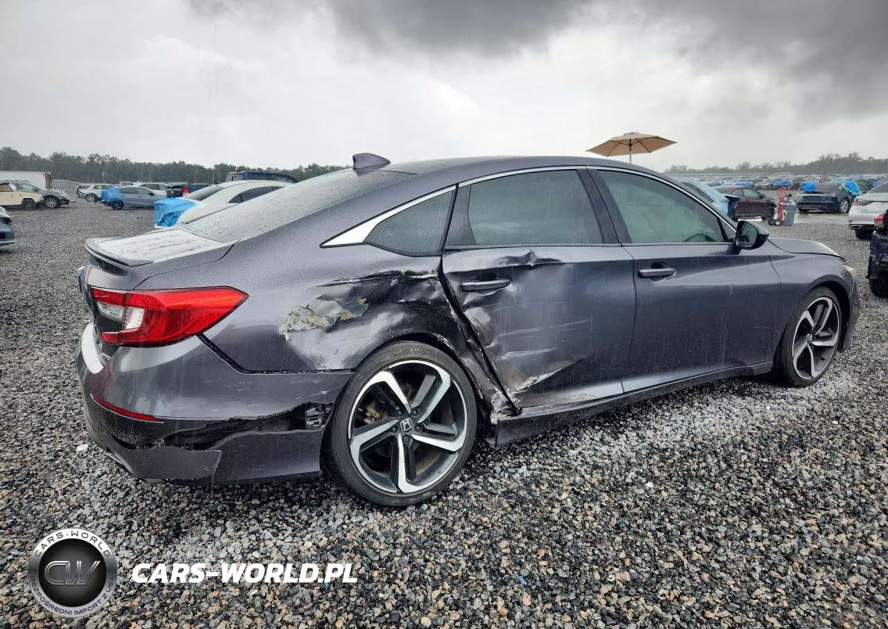 2018 Honda Accord Sport VIN:1HGCV1F32JA115704 - 3