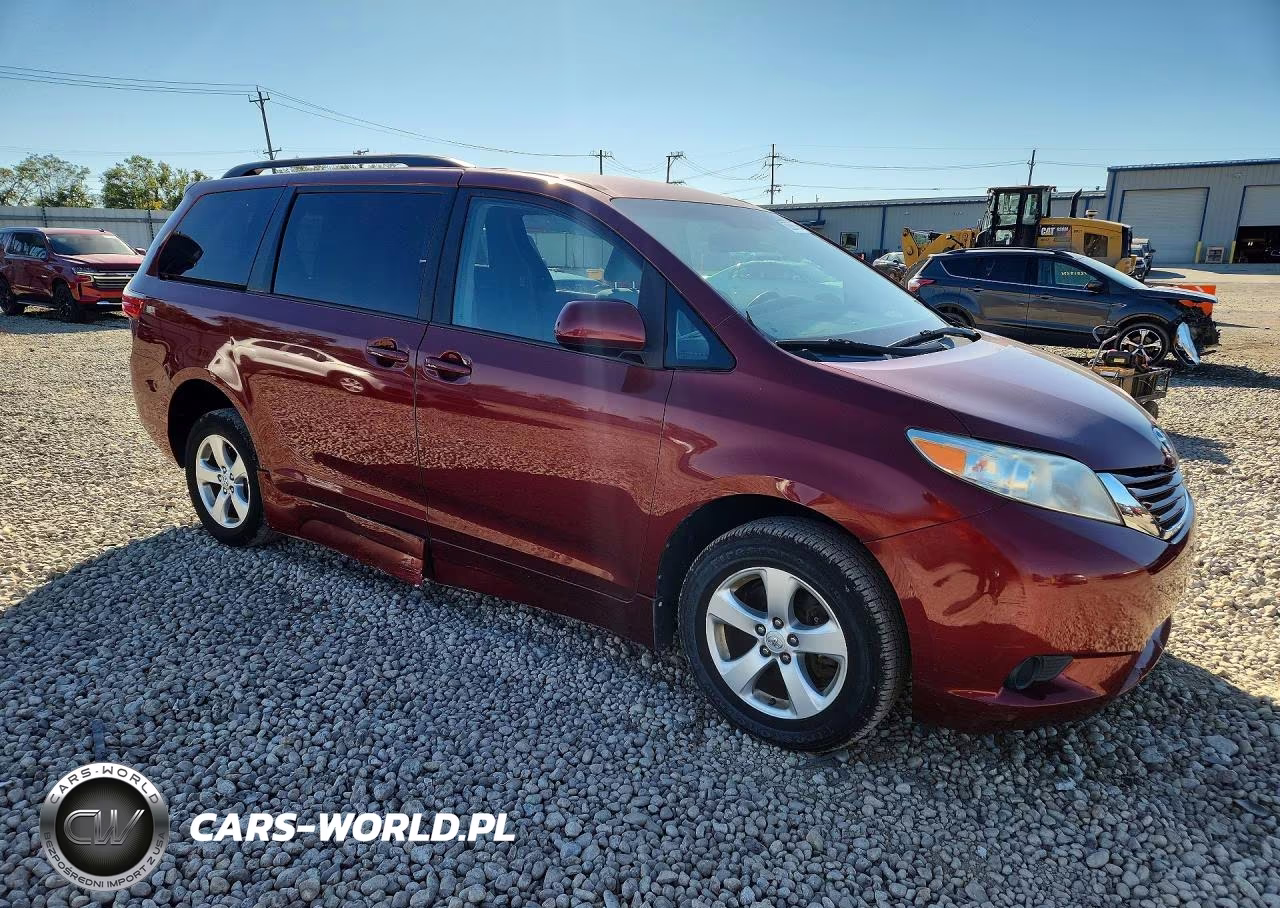 2017 Toyota Sienna Le VIN:5TDKZ3DC1HS827177 - 4
