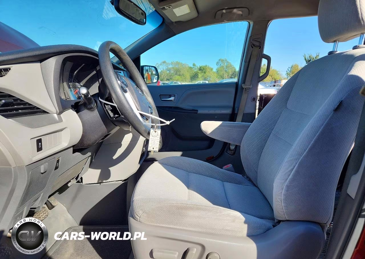 2017 Toyota Sienna Le VIN:5TDKZ3DC1HS827177 - 7