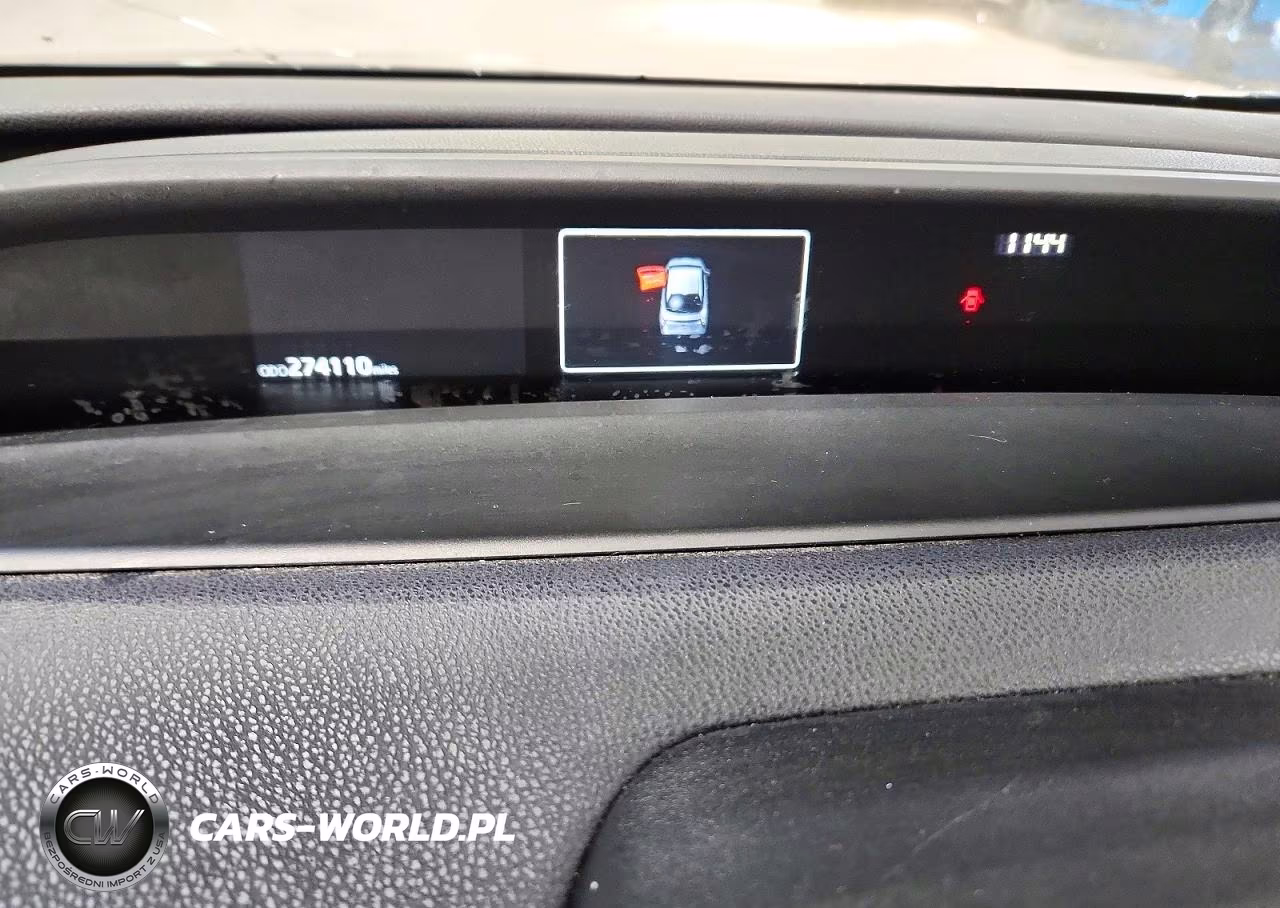 2016 Toyota Prius Two VIN:JTDKBRFU5G3003003 - 9