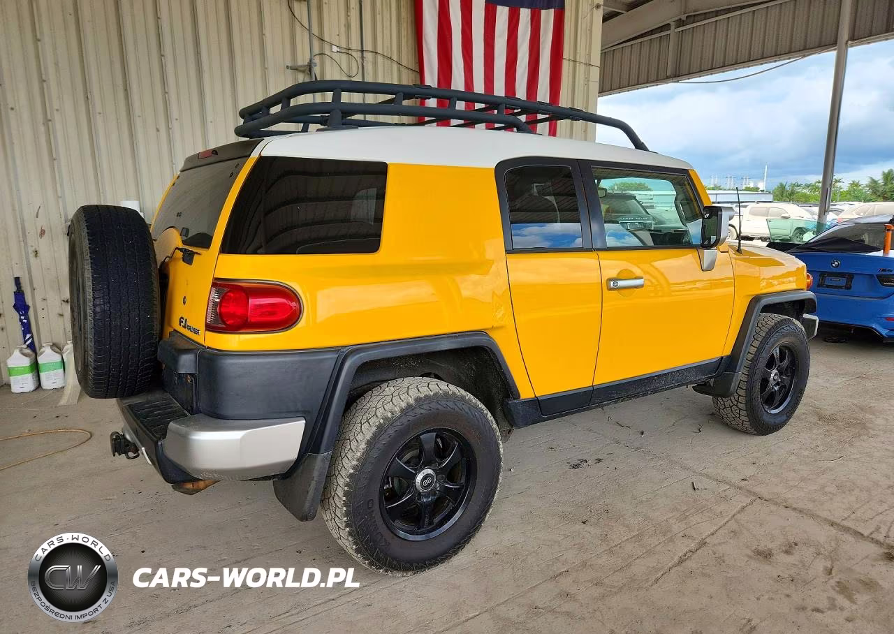 2007 Toyota Fj Cruiser Base VIN:JTEBU11F170018003 - 3