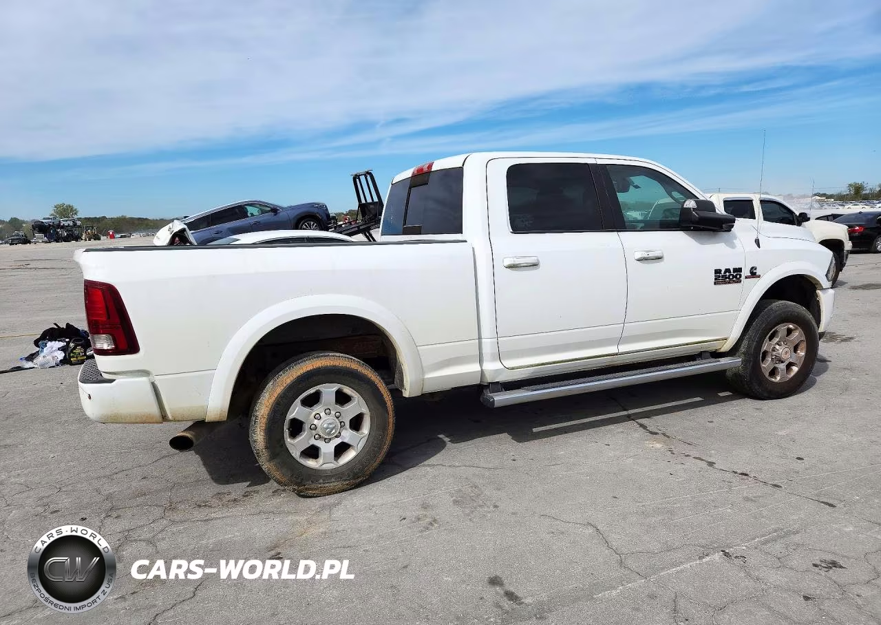 2017 Ram 2500 Laramie 4X4 6'4 Box VIN:3C6UR5FL6HG767386 - 3