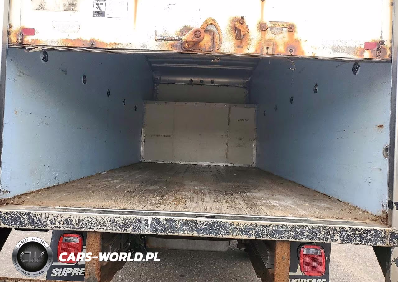 2008 Ford Econoline E350 Super Duty Cutaway Van VIN:1FDWE35LX8DB58572 - 10