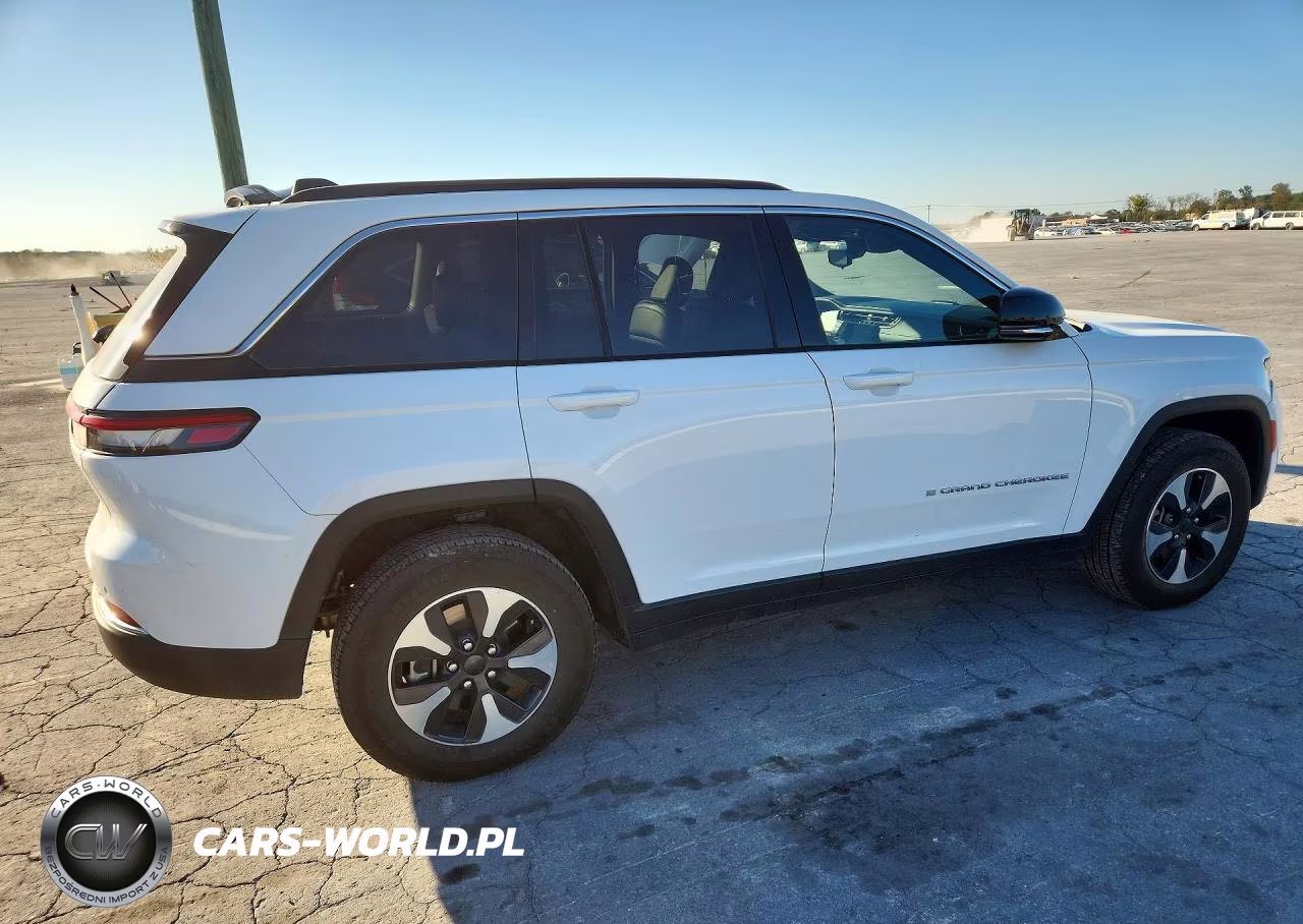 2024 Jeep Grand Cherokee Limited 4Xe VIN:1C4RJYB69RC135624 - 3