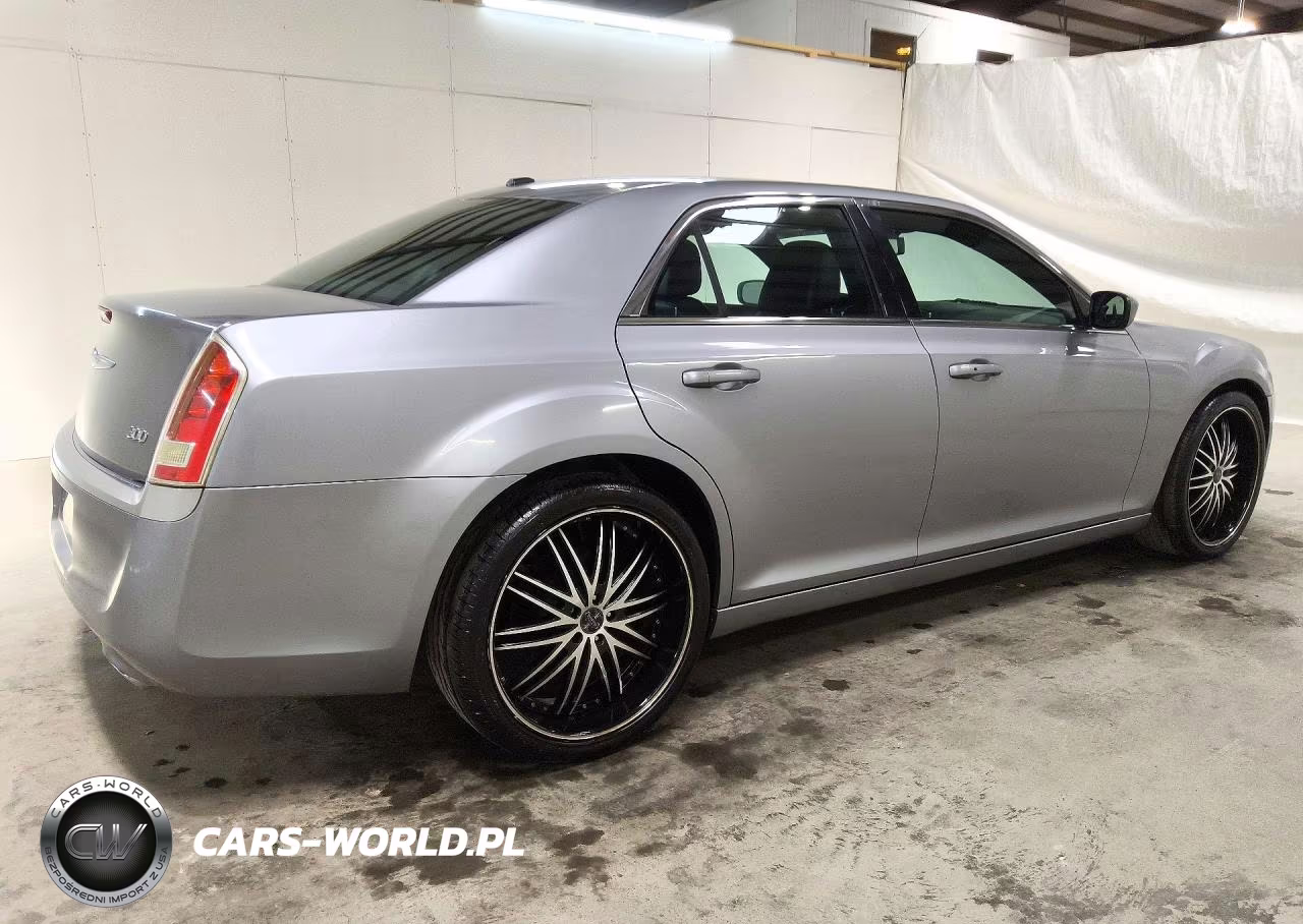 2014 Chrysler 300 VIN:2C3CCAAG3EH171404 - 3