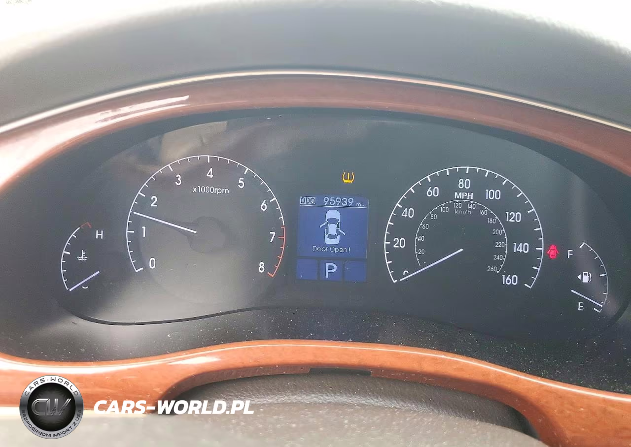 2013 Hyundai Genesis 3.8L VIN:KMHGC4DD2DU214797 - 9
