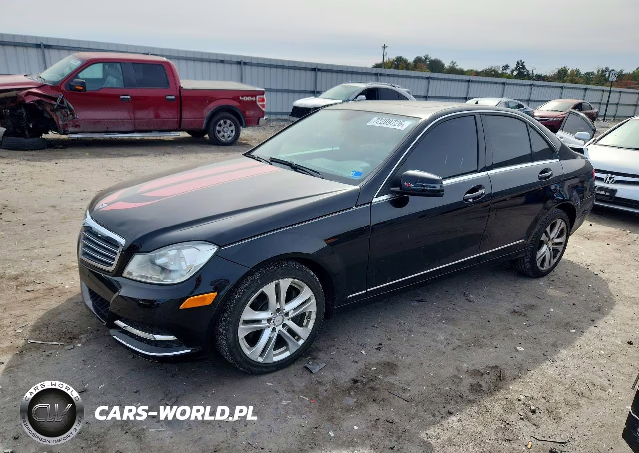 2013 Mercedes-Benz C 300 4Matic VIN:WDDGF8AB8DA820828 - 1