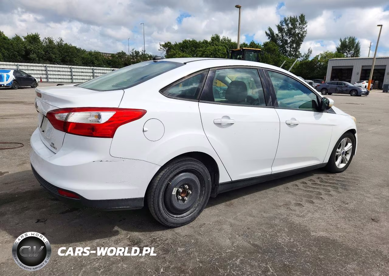 2013 Ford Focus Se VIN:1FADP3F2XDL159349 - 3