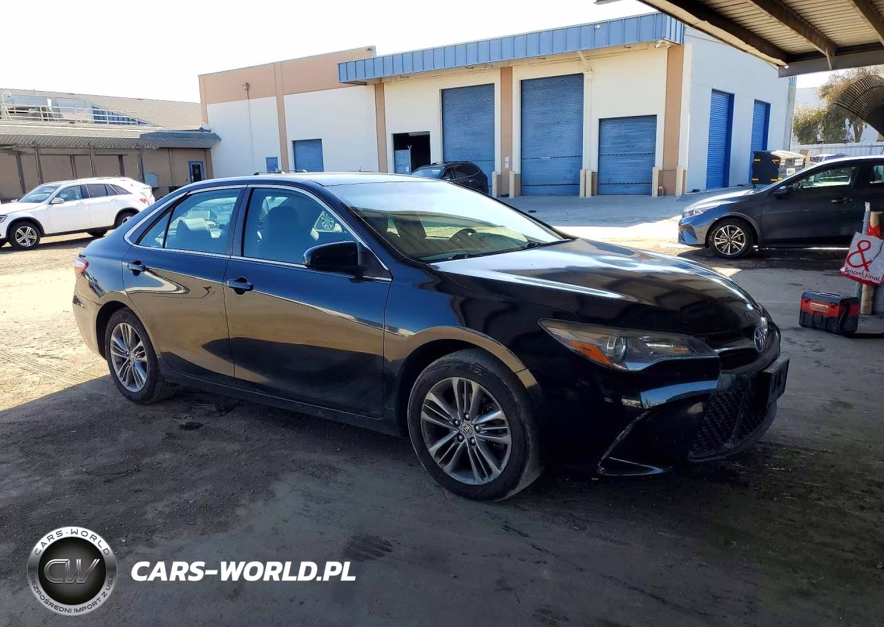 2015 Toyota Camry Se VIN:4T1BF1FK3FU052015 - 4