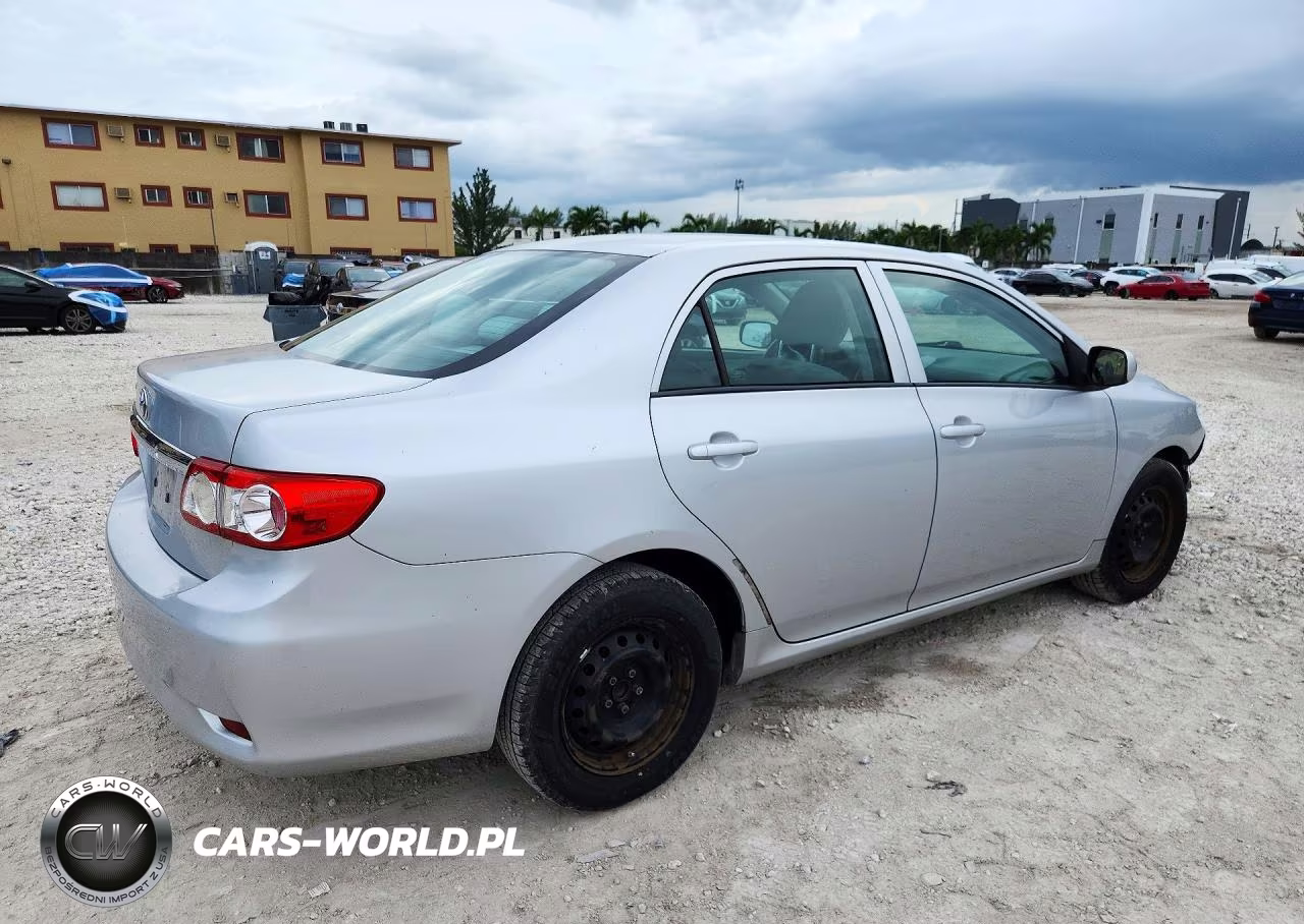 2013 Toyota Corolla L VIN:2T1BU4EE2DC985244 - 3