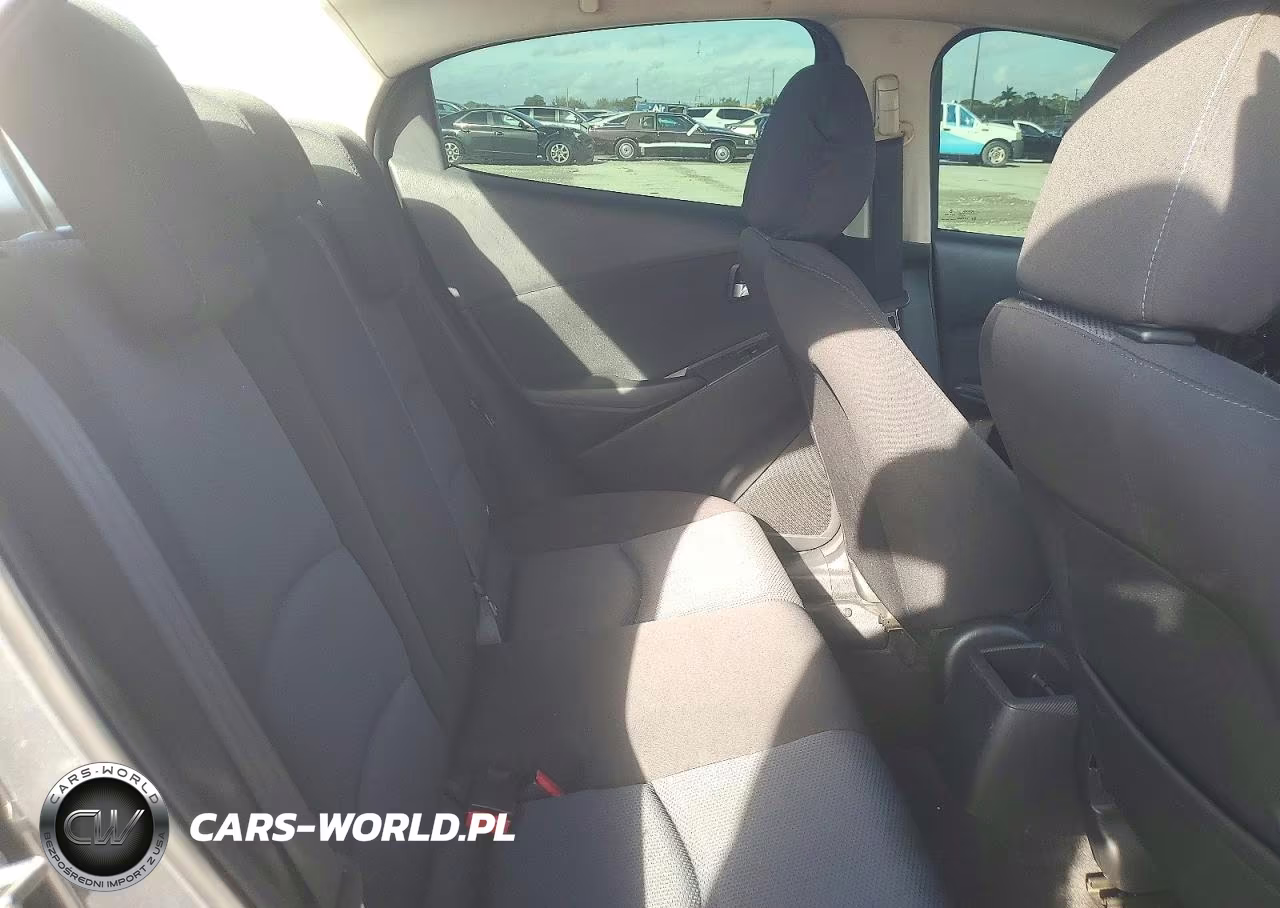 2017 Toyota Yaris Ia Base VIN:3MYDLBYV2HY177141 - 10