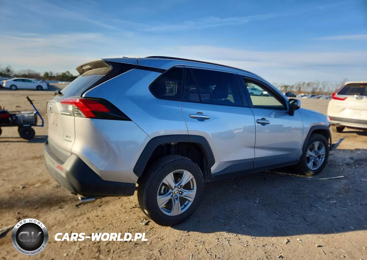 2022 Toyota Rav4 Xle VIN:4T3RWRFV5NU052062 - 3