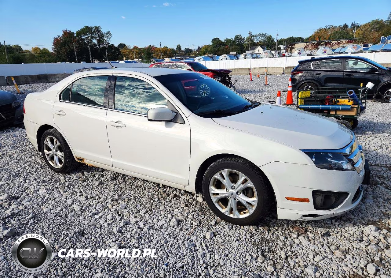2012 Ford Fusion Se VIN:3FAHP0HA4CR246331 - 4