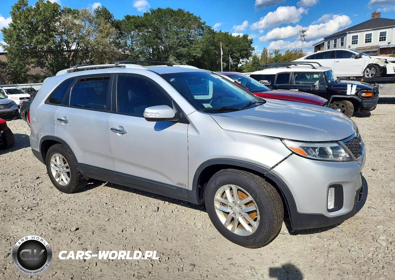 2014 Kia Sorento Lx VIN:5XYKTDA6XEG473769 - 4