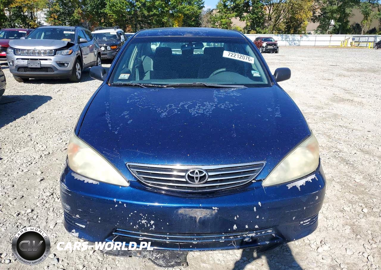 2005 Toyota Camry Le VIN:4T1BE32K75U071749 - 5