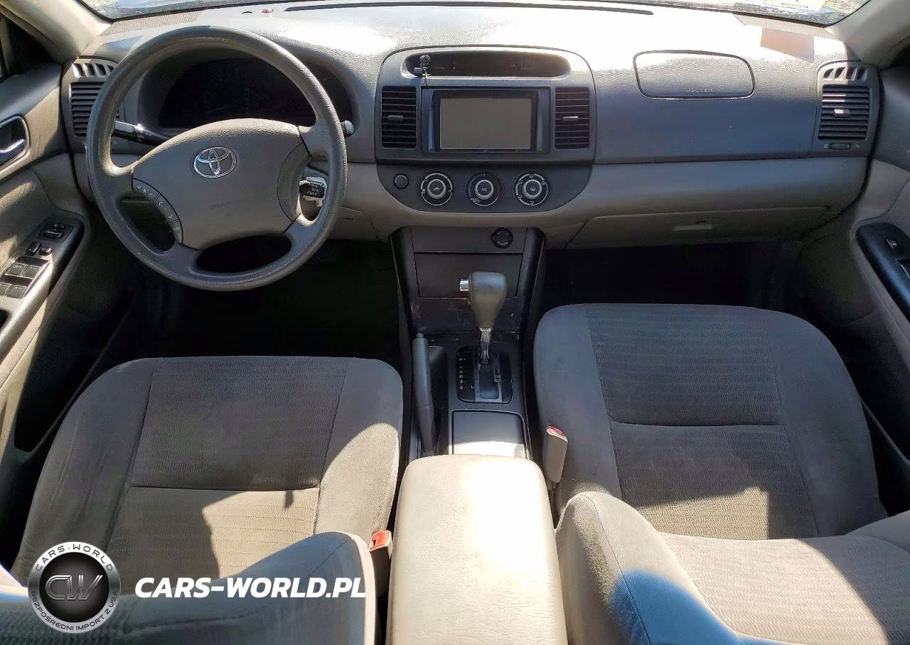 2005 Toyota Camry Le VIN:4T1BE32K75U071749 - 8