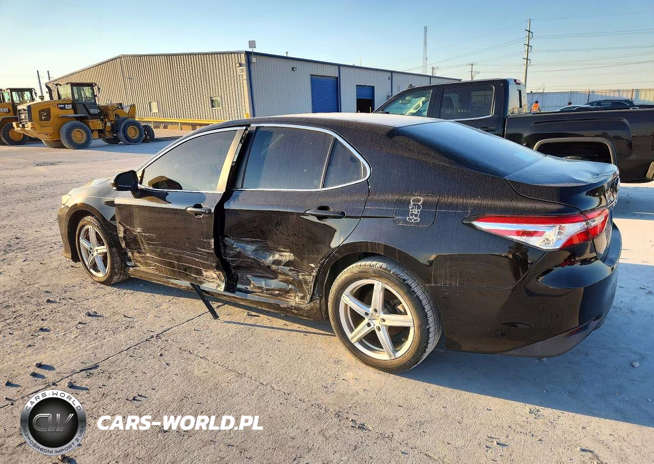 2018 Toyota Camry Le VIN:4T1B11HK1JU129307 - 2