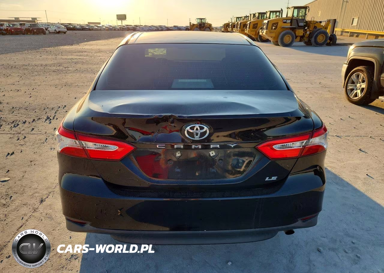 2018 Toyota Camry Le VIN:4T1B11HK1JU129307 - 6