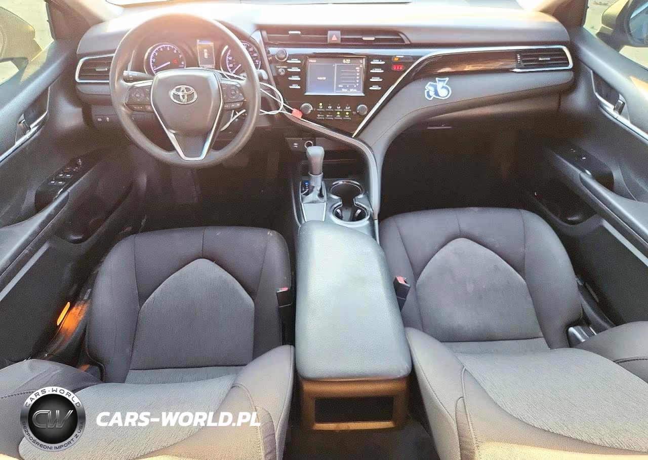 2018 Toyota Camry Le VIN:4T1B11HK1JU129307 - 8