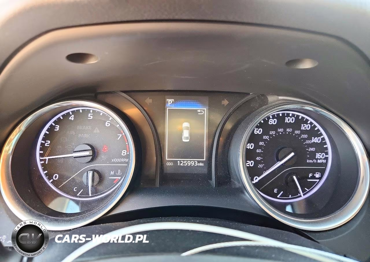 2018 Toyota Camry Le VIN:4T1B11HK1JU129307 - 9