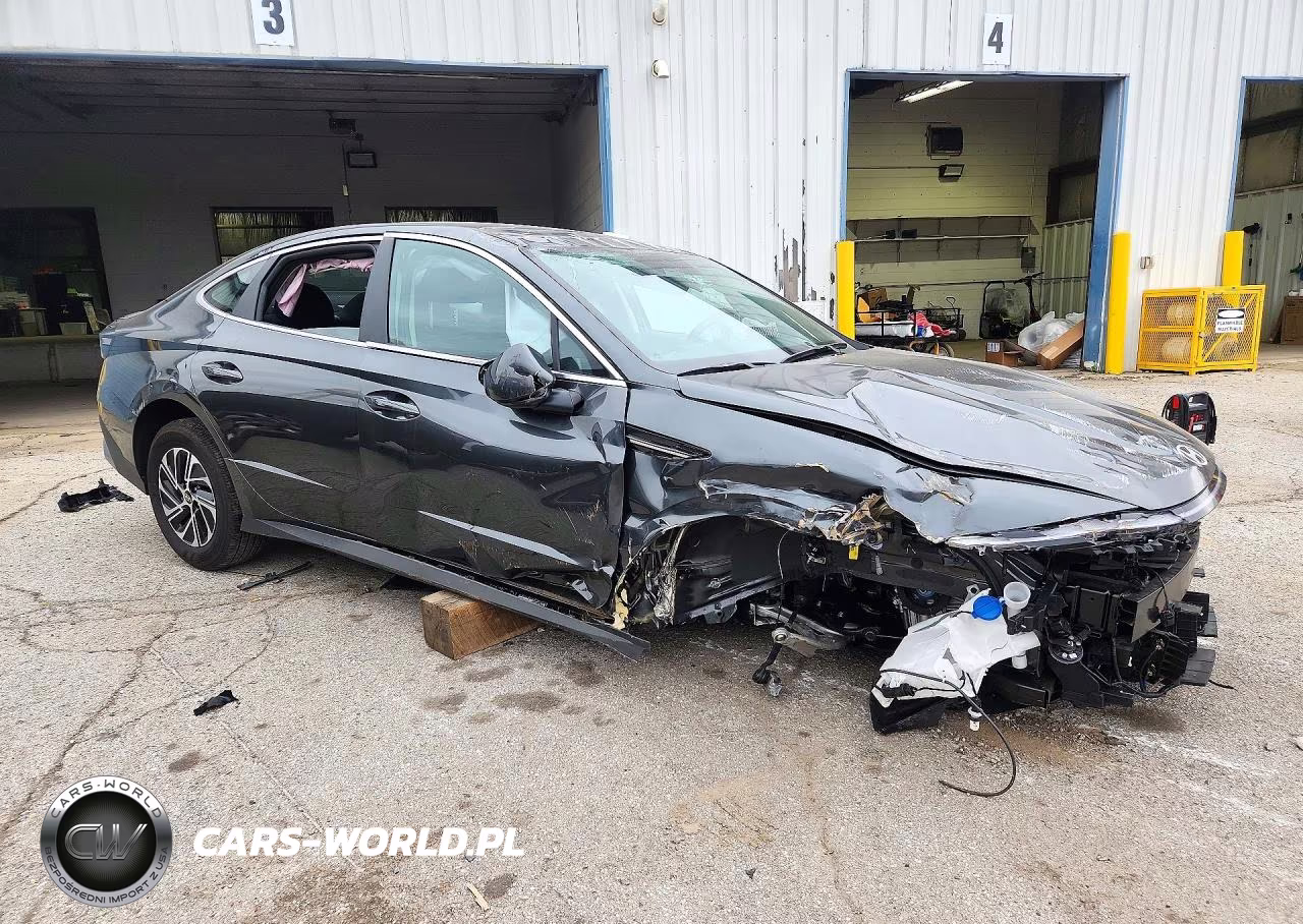 2026 Hyundai Sonata Hybrid Blue VIN:KMHL24JJ9TA174052 - 4