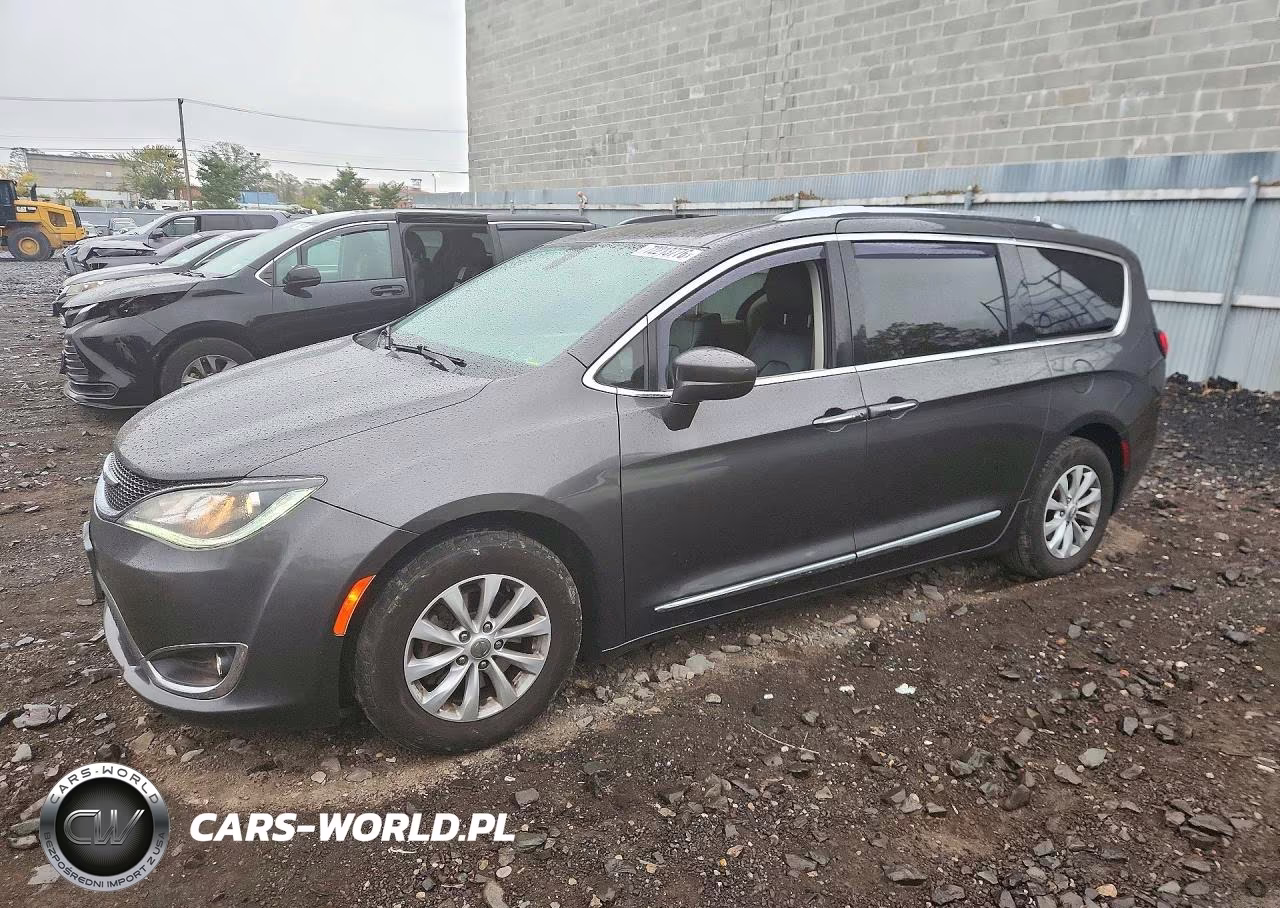 2018 Chrysler Pacifica Touring L