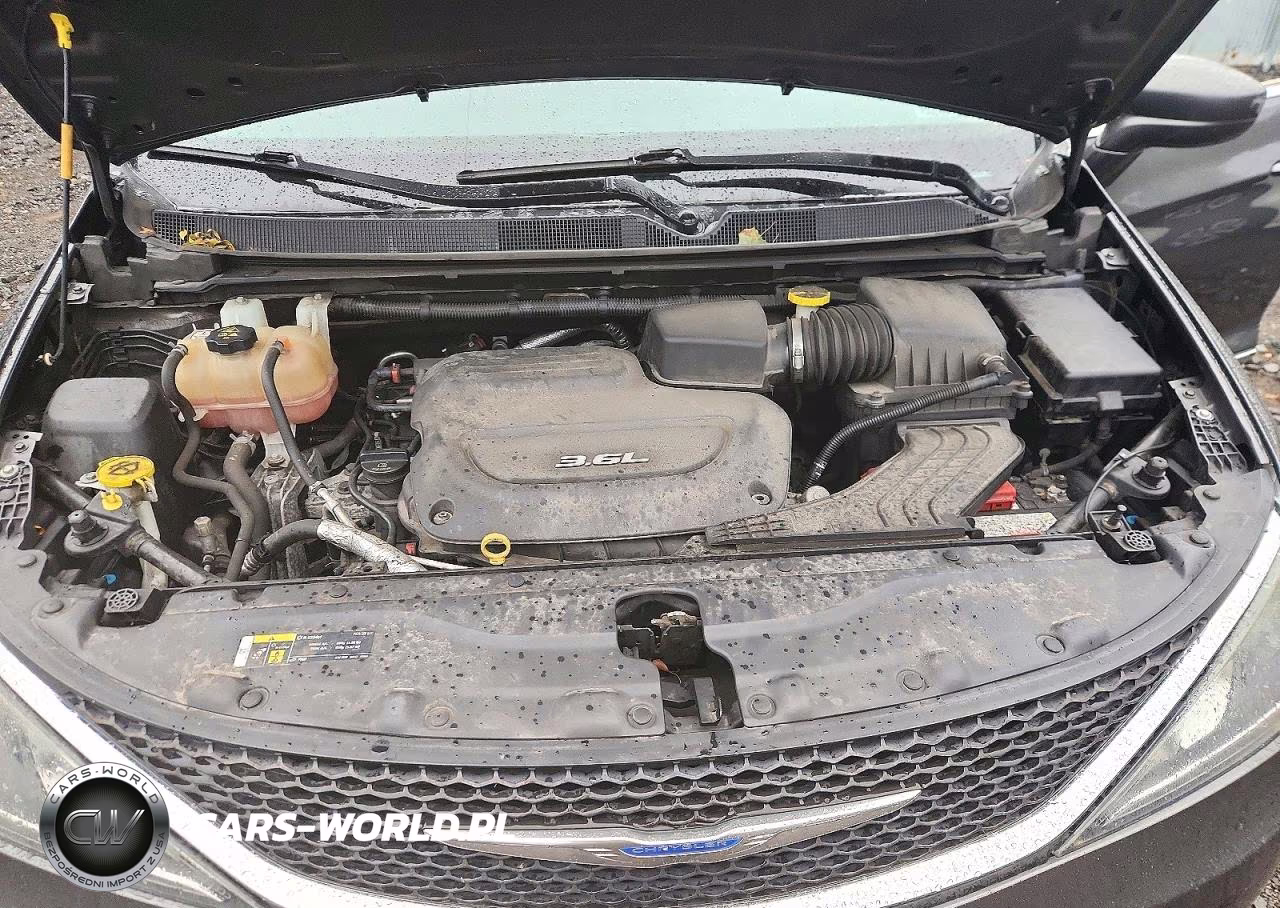 2018 Chrysler Pacifica Touring L VIN:2C4RC1BG1JR352834 - 12