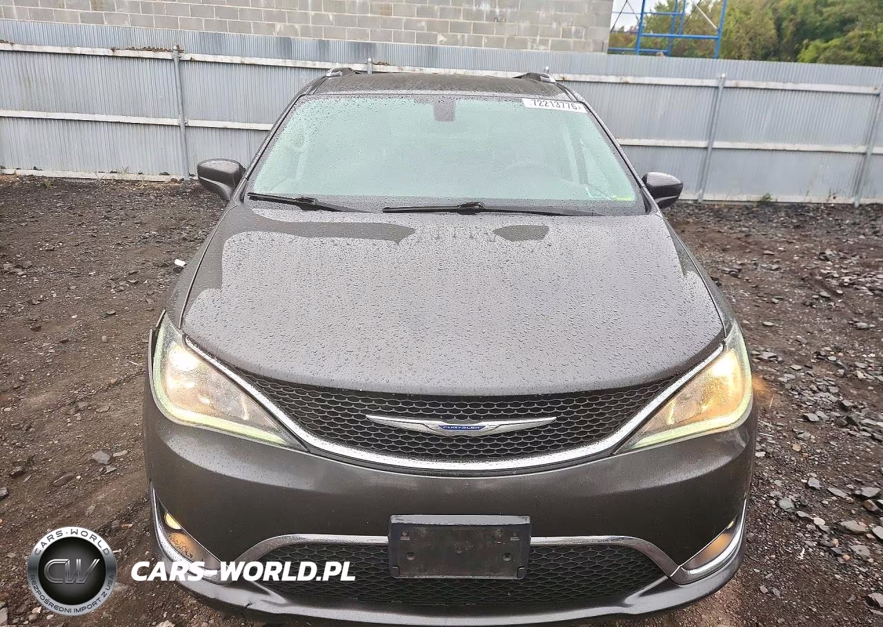 2018 Chrysler Pacifica Touring L VIN:2C4RC1BG1JR352834 - 5