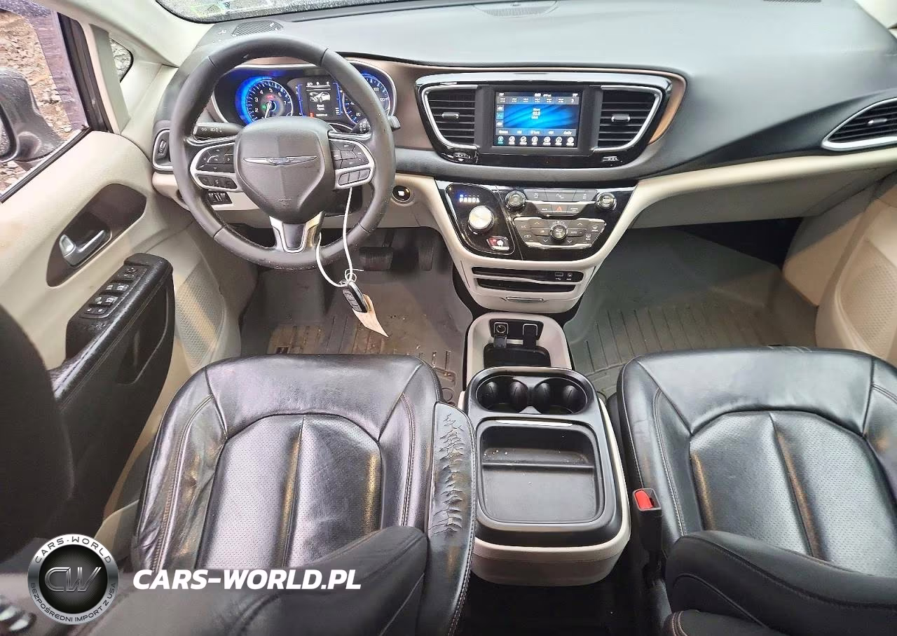 2018 Chrysler Pacifica Touring L VIN:2C4RC1BG1JR352834 - 8