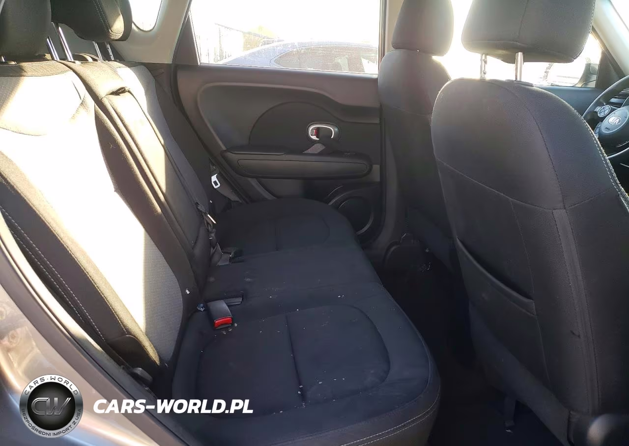 2018 Kia Soul + VIN:KNDJP3A55J7557197 - 10