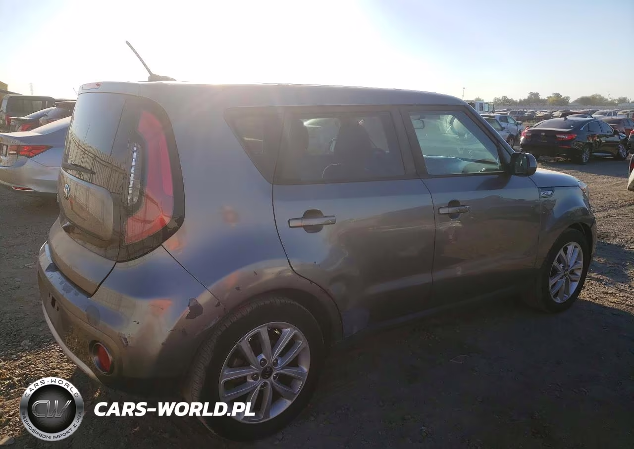 2018 Kia Soul + VIN:KNDJP3A55J7557197 - 3