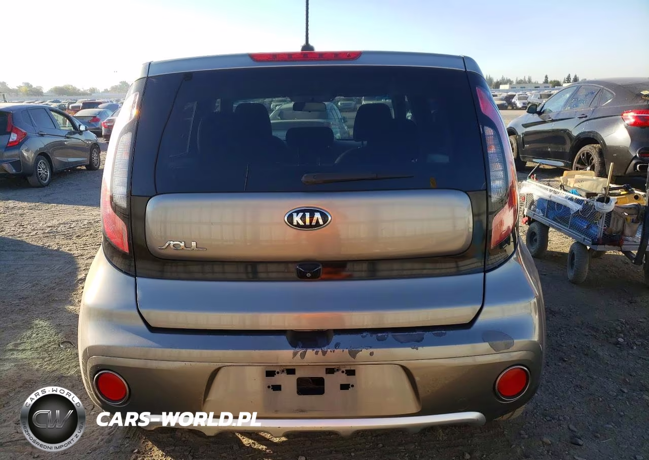 2018 Kia Soul + VIN:KNDJP3A55J7557197 - 6