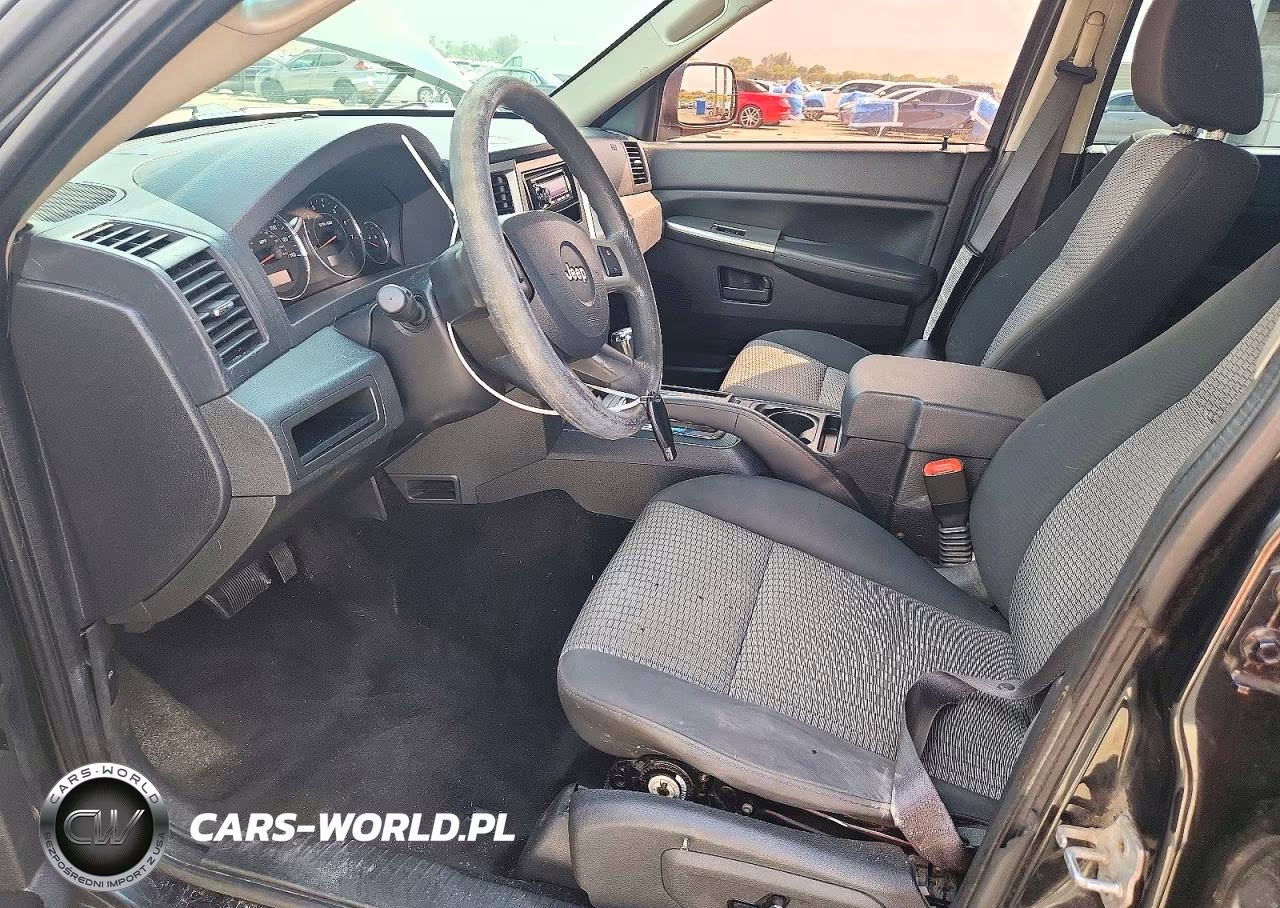 2008 Jeep Grand Cherokee Laredo VIN:1J8GR48K68C240156 - 7