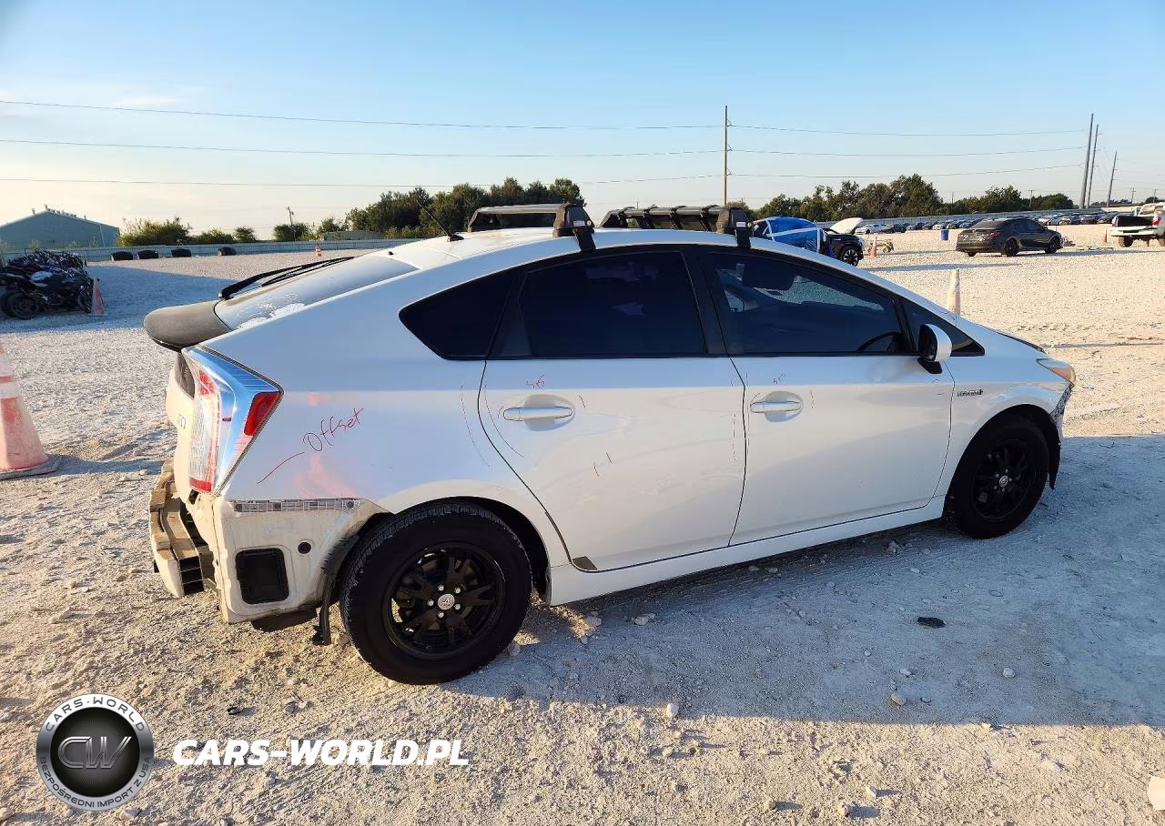 2015 Toyota Prius Two VIN:JTDKN3DU6F0397778 - 3