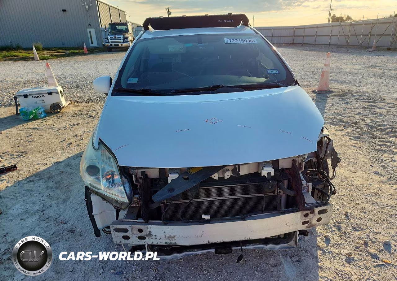 2015 Toyota Prius Two VIN:JTDKN3DU6F0397778 - 5