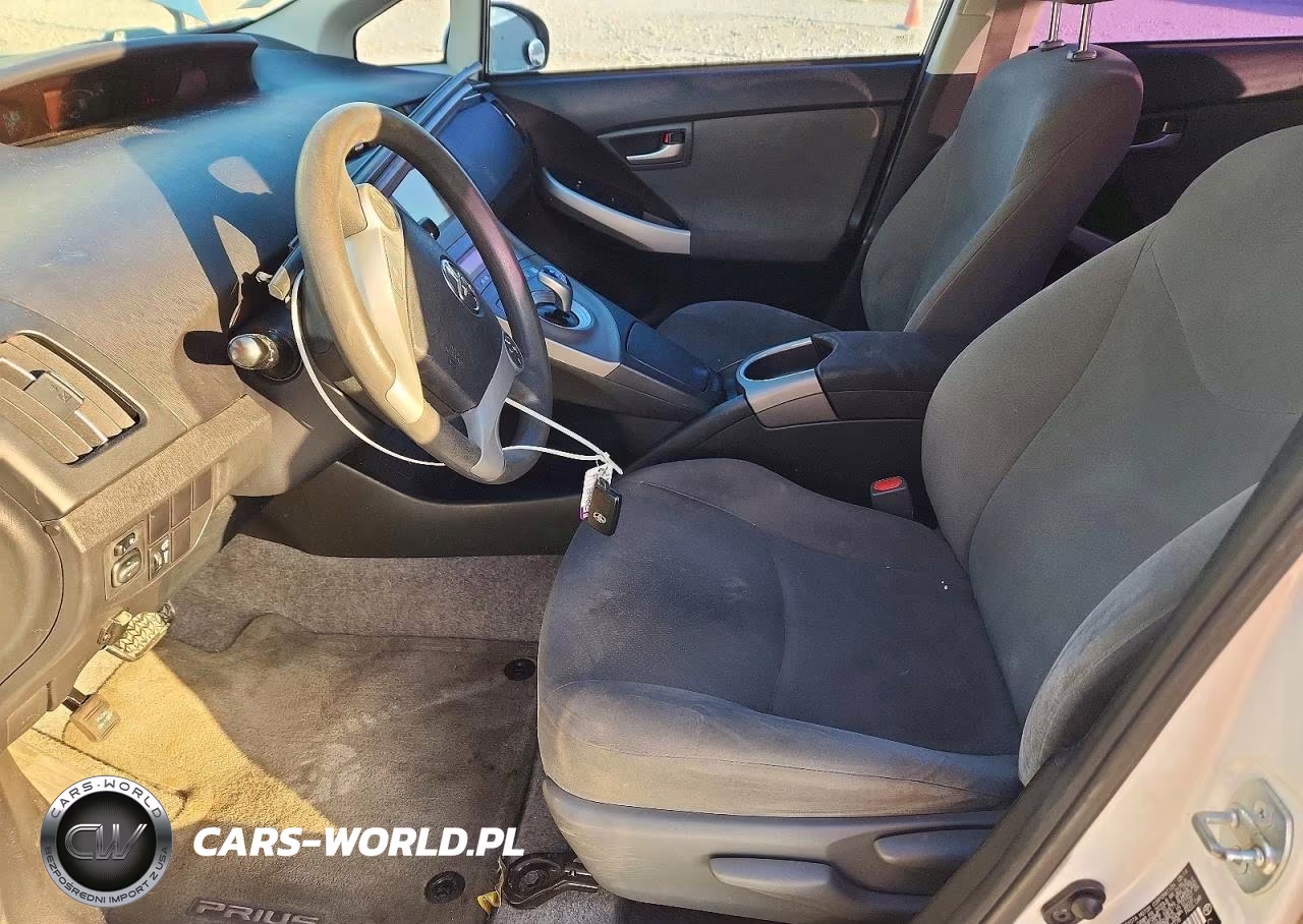 2015 Toyota Prius Two VIN:JTDKN3DU6F0397778 - 7