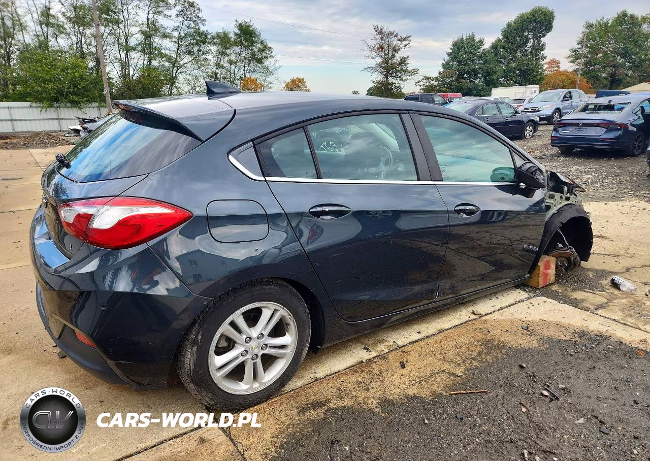 2018 Chevrolet Cruze Lt VIN:3G1BE6SM4JS587948 - 3