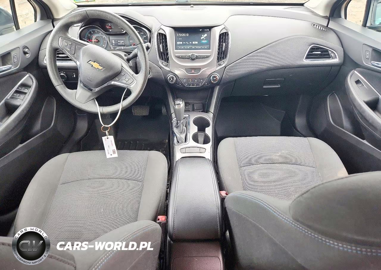 2018 Chevrolet Cruze Lt VIN:3G1BE6SM4JS587948 - 8