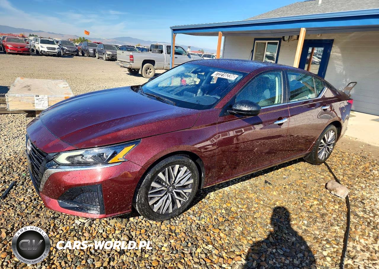 2025 Nissan Altima Sv