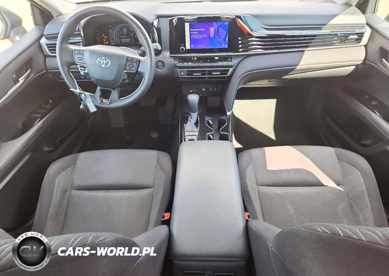 2025 Toyota Camry Le VIN:4T1DAACK2SU006584 - 8