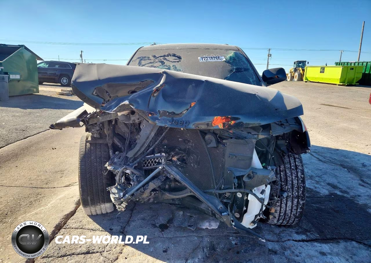 2021 Jeep Grand Cherokee Laredo VIN:1C4RJEAGXMC739622 - 5
