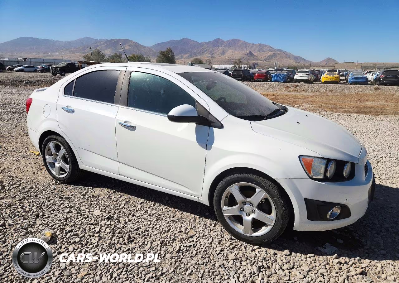 2014 Chevrolet Sonic Ltz VIN:1G1JE5SB9E4148450 - 4