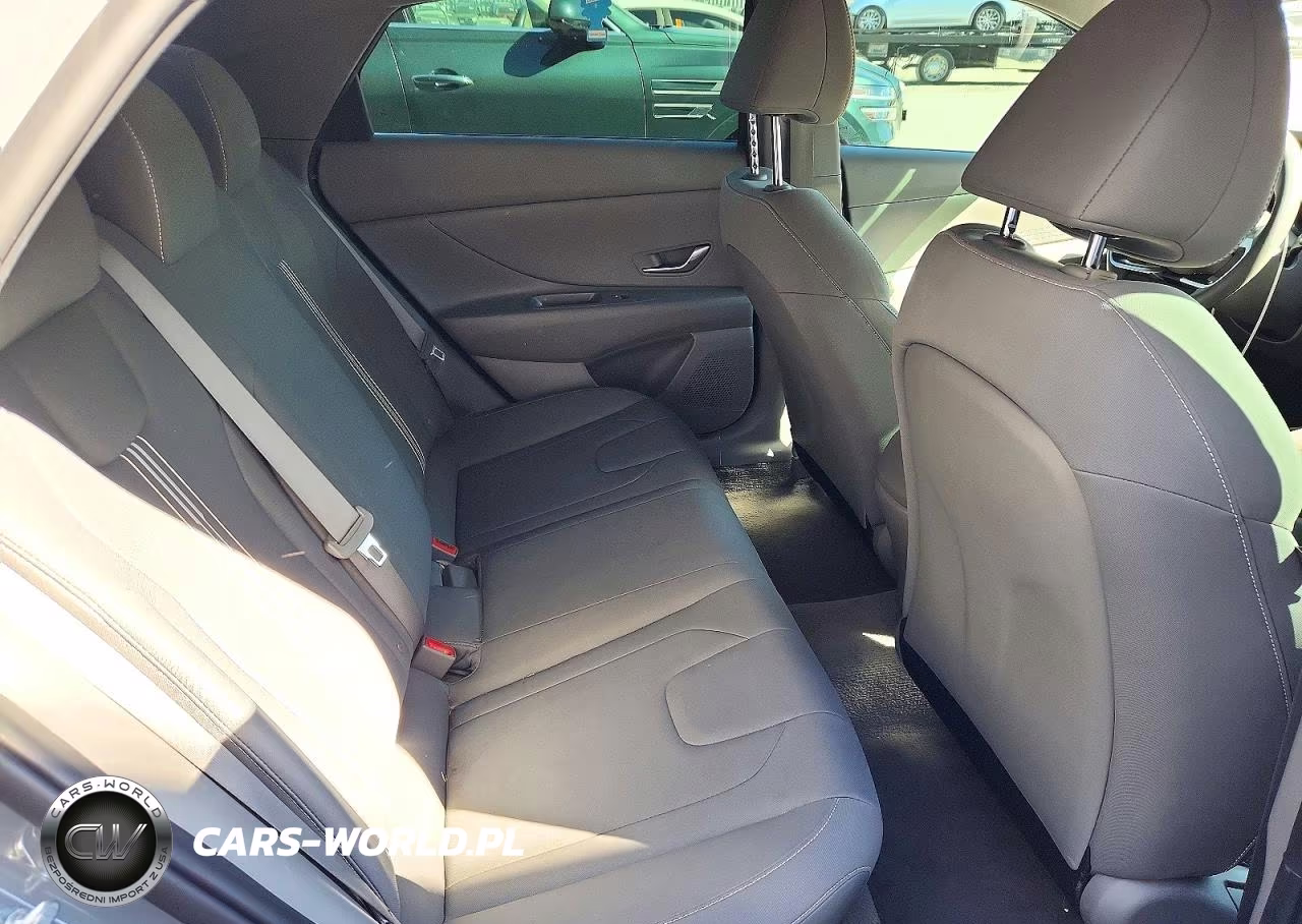 2021 Hyundai Elantra Sel VIN:KMHLM4AG8MU177975 - 10