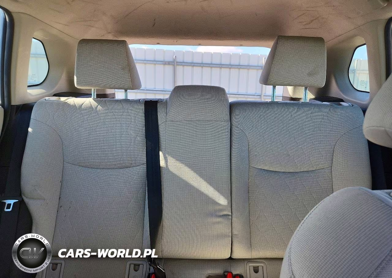2023 Toyota Corolla Cross L VIN:7MUAAABG5PV057177 - 10