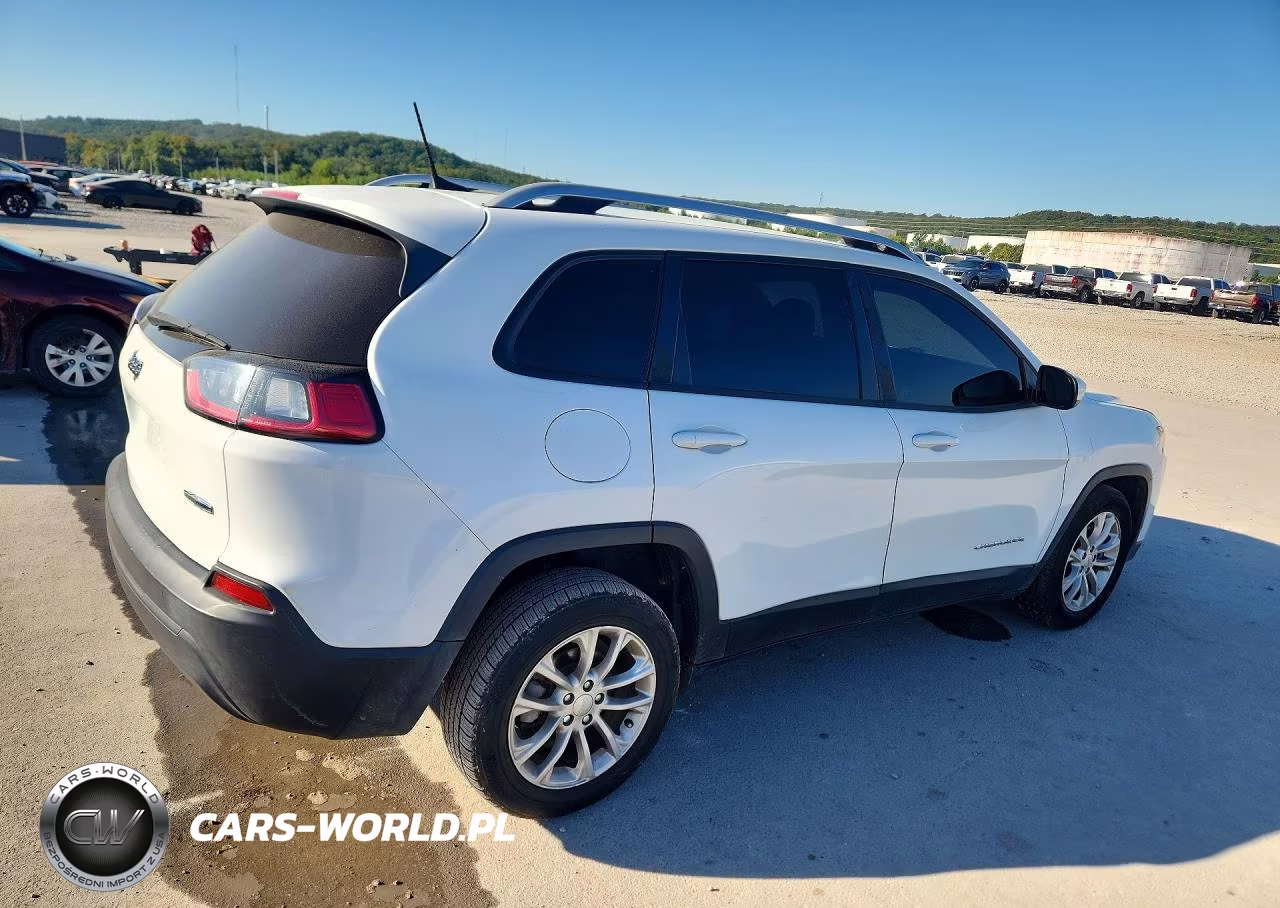 2020 Jeep Cherokee Latitude VIN:1C4PJLCB7LD601252 - 3