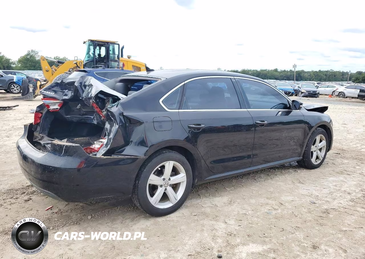 2013 Volkswagen Passat Se VIN:1VWBH7A31DC003400 - 3