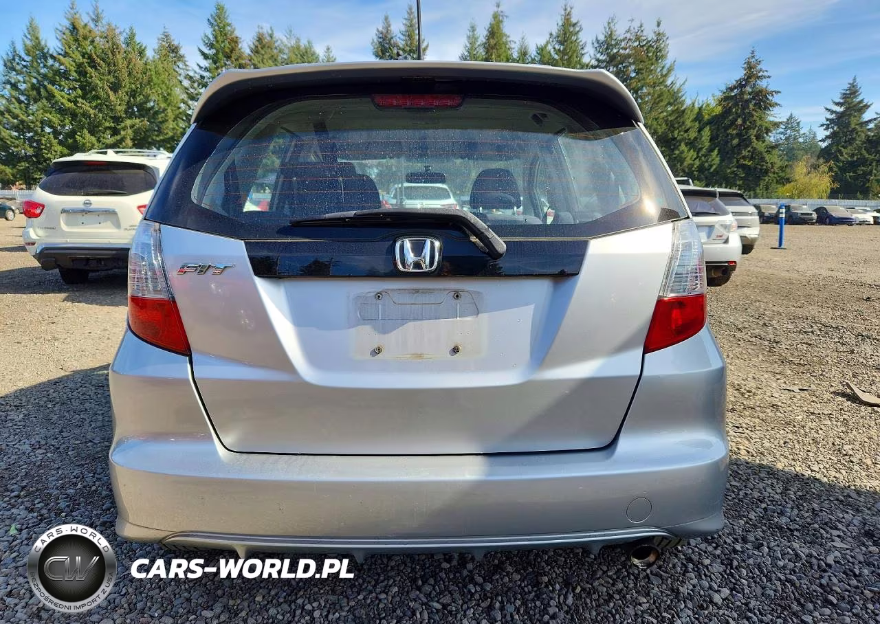 2011 Honda Fit Sport VIN:JHMGE8H53BC011587 - 6